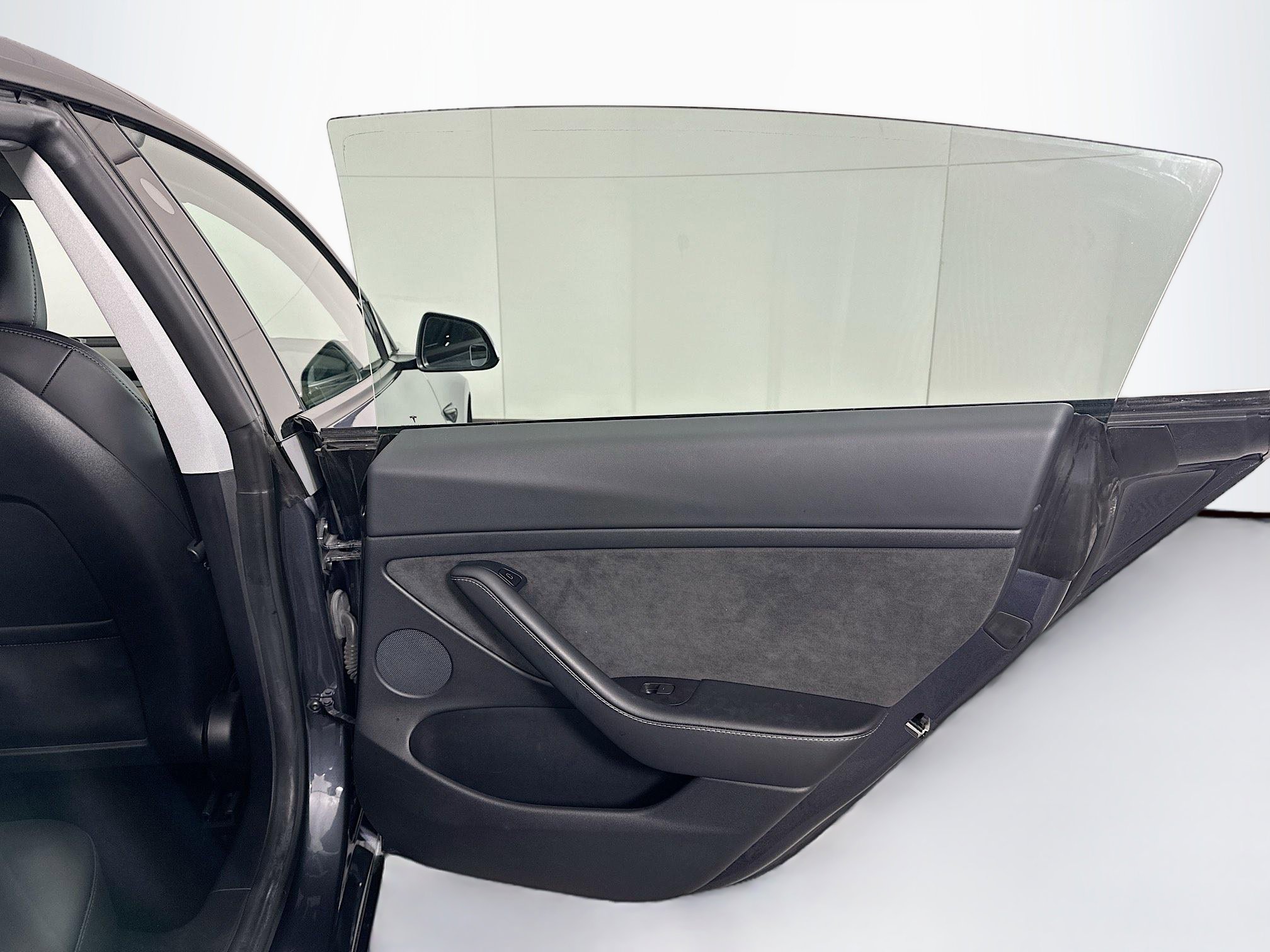 Used 2021 Tesla Model 3 Standard Range Plus image 29