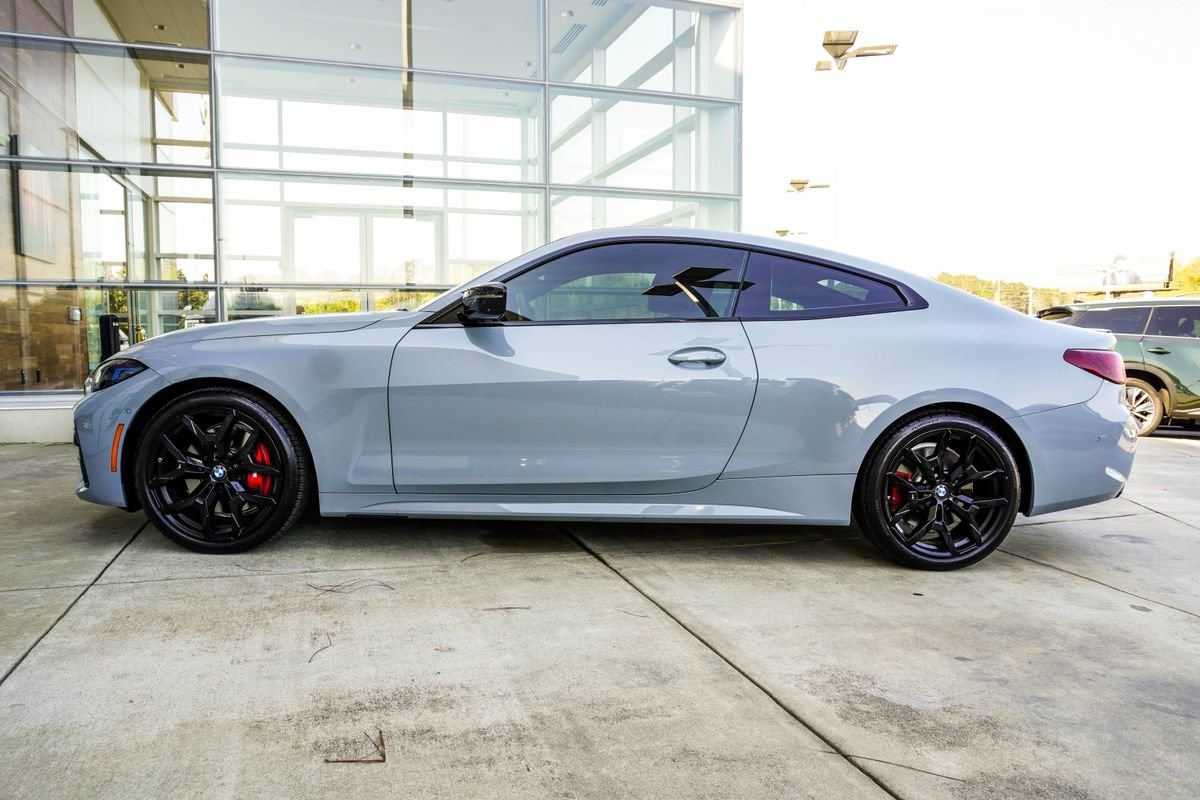 Used 2025 BMW M440i Coupe w/ Premium Package image 9