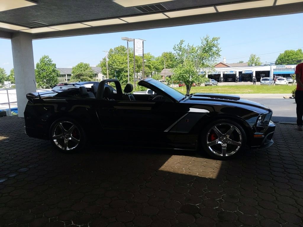 Used 2014 Ford Mustang GT Premium w/ Electronics Package RWD image 11