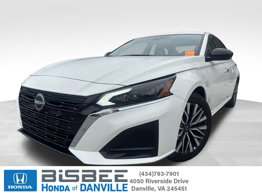 Used 2025 Nissan Altima 2.5 SV image 1