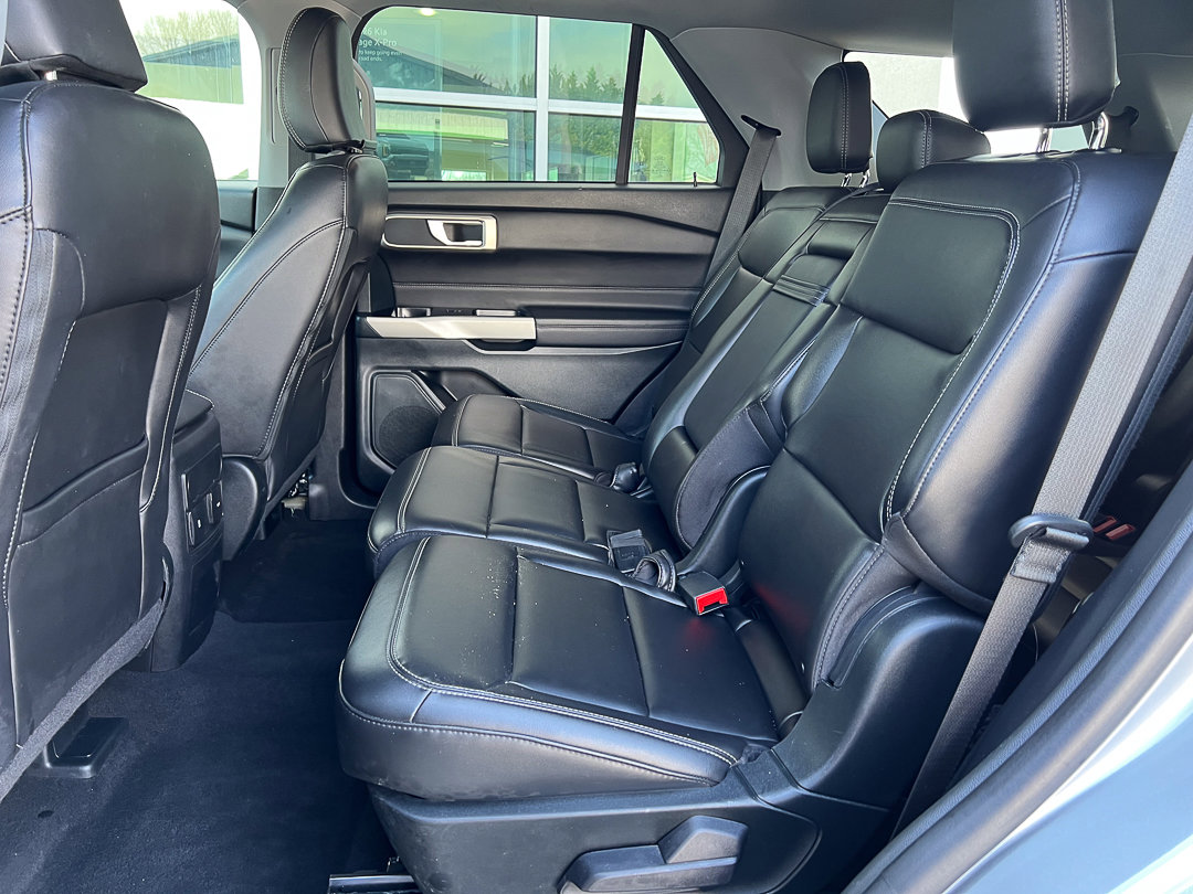 Used 2023 Ford Explorer XLT w/ Equipment Group 202A image 29