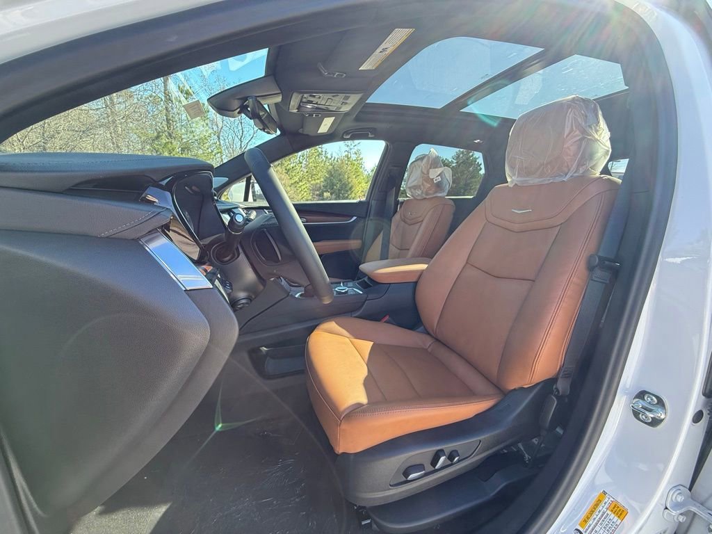 New 2026 Cadillac XT5 Premium Luxury w/ Driver Assist Package FWD image 5