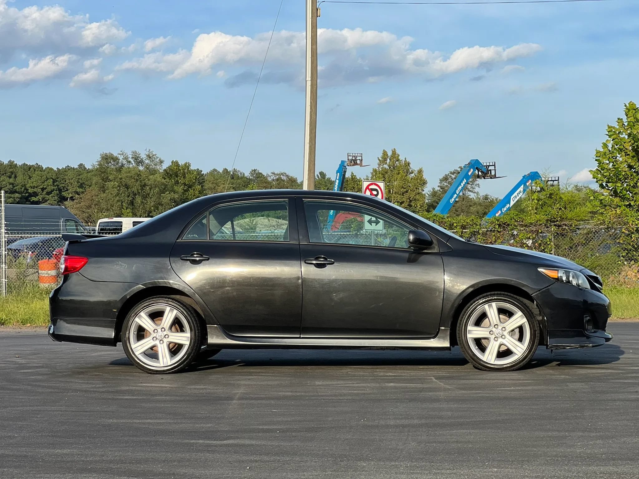 Used 2013 Toyota Corolla S w/ Premium Complete Pkg FWD image 6