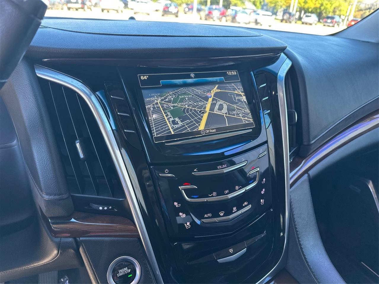 Used 2018 Cadillac Escalade Luxury AWD/4WD image 33
