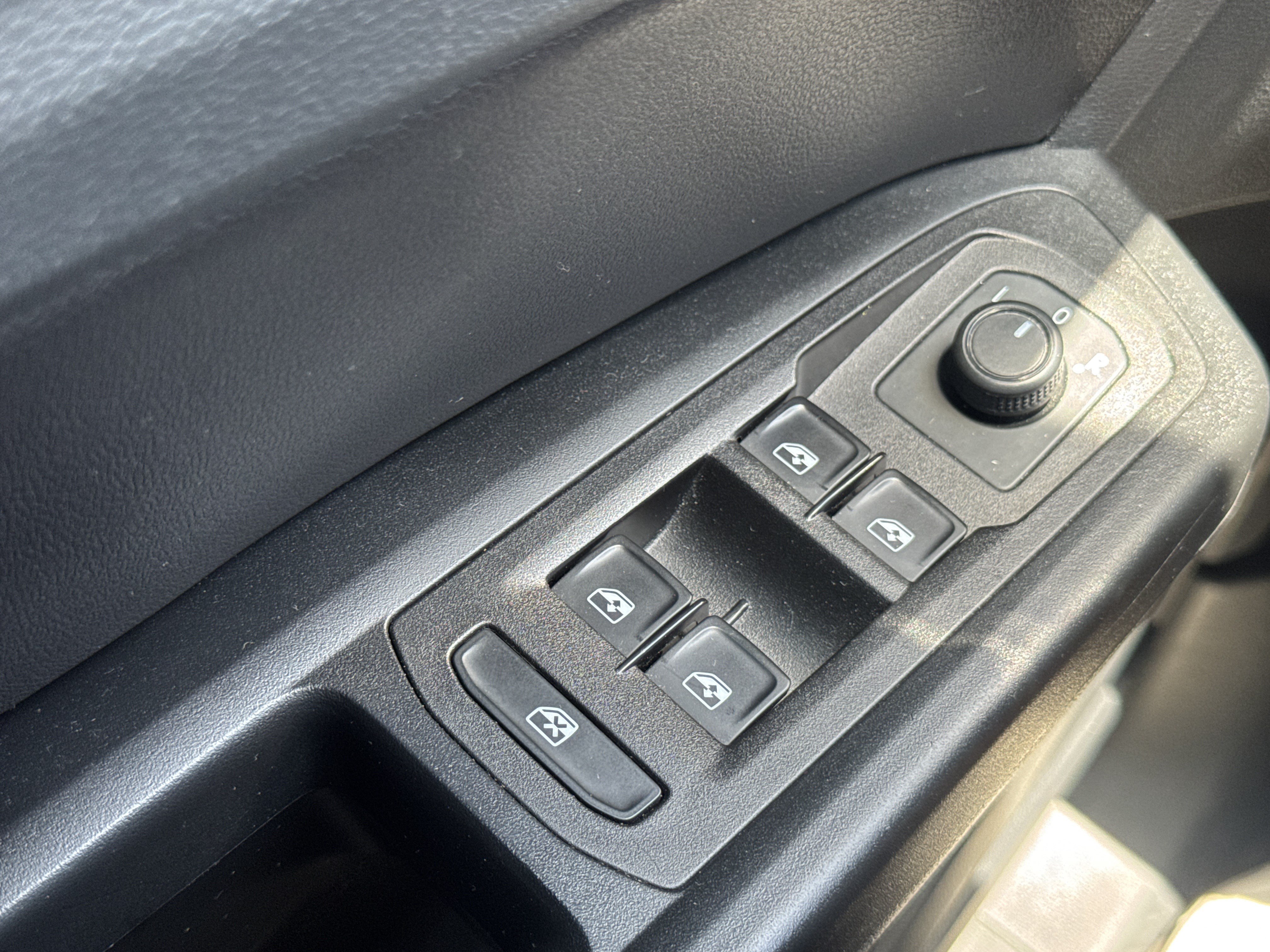 Used 2021 Volkswagen Atlas SEL FWD image 21