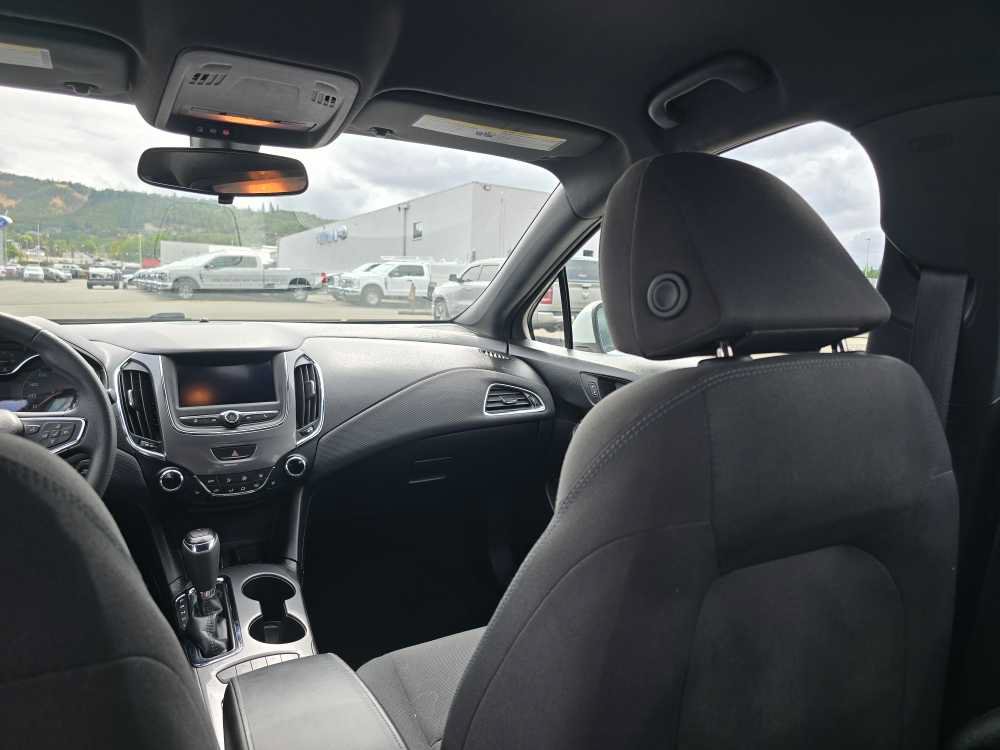 Used 2019 Chevrolet Cruze LT w/ Convenience Package FWD image 14