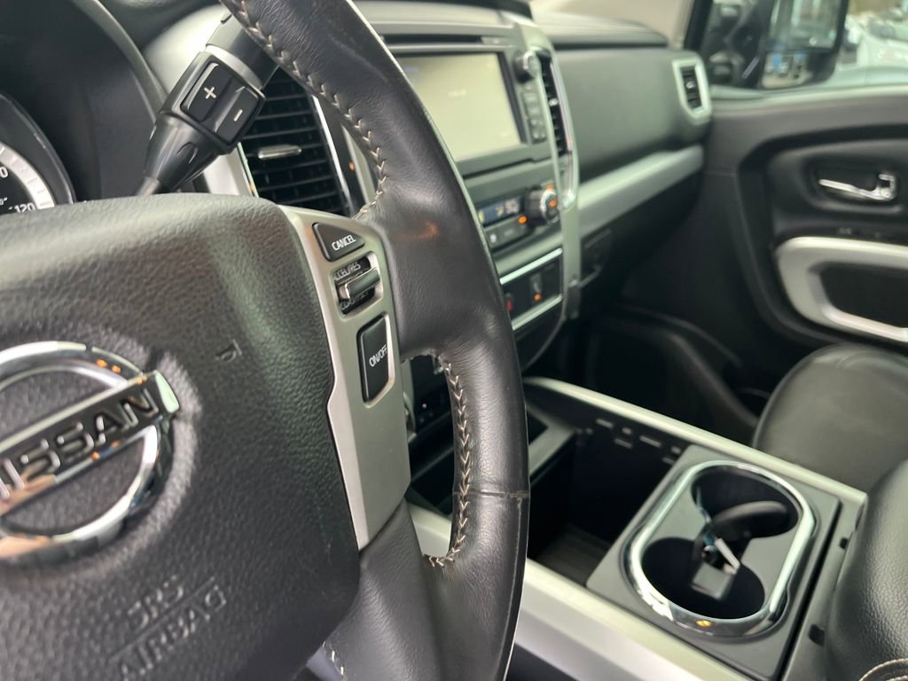 Used 2017 Nissan Titan PRO-4X image 12