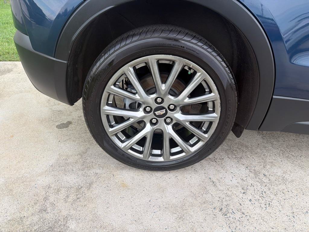 Used 2019 Cadillac XT4 Luxury w/ Cold Weather Package FWD image 39