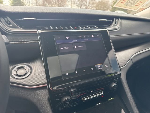 Used 2023 Jeep Grand Cherokee Laredo X image 17