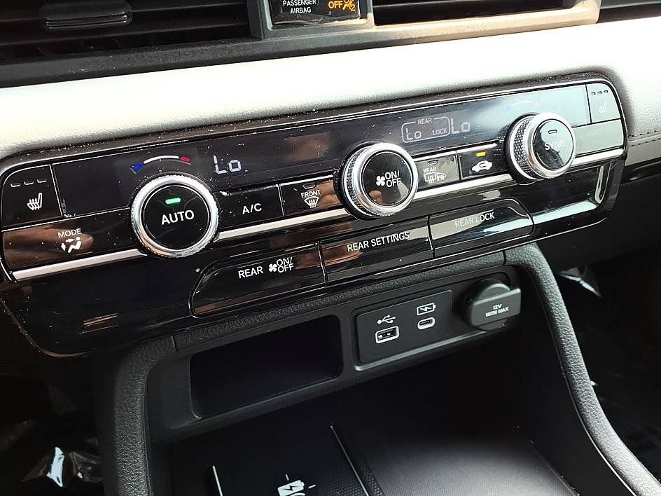 Used 2025 Honda Pilot EX-L image 31