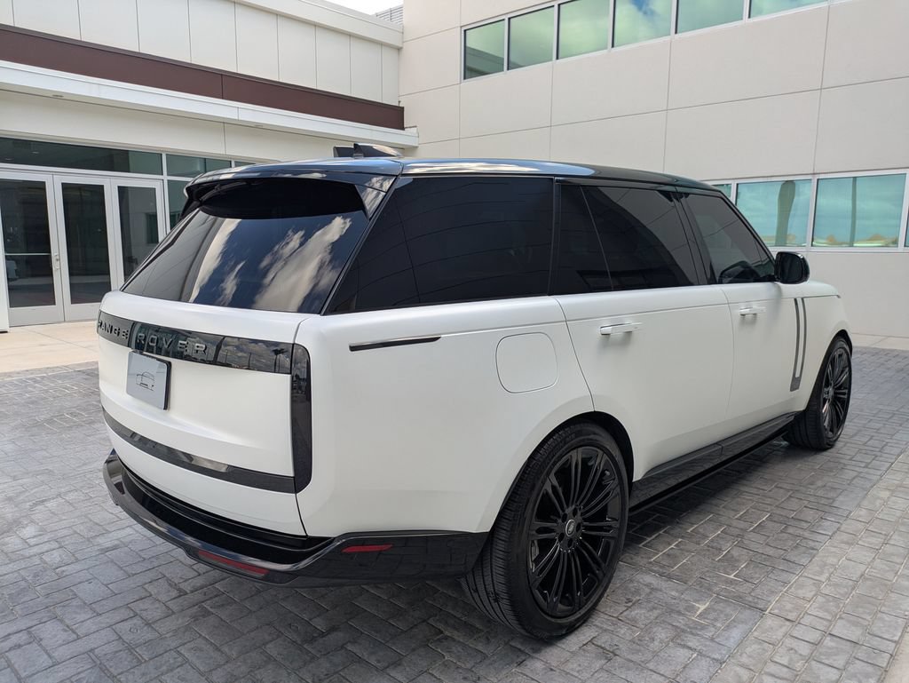 Certified 2025 Land Rover Range Rover Long Wheelbase SE AWD/4WD image 8