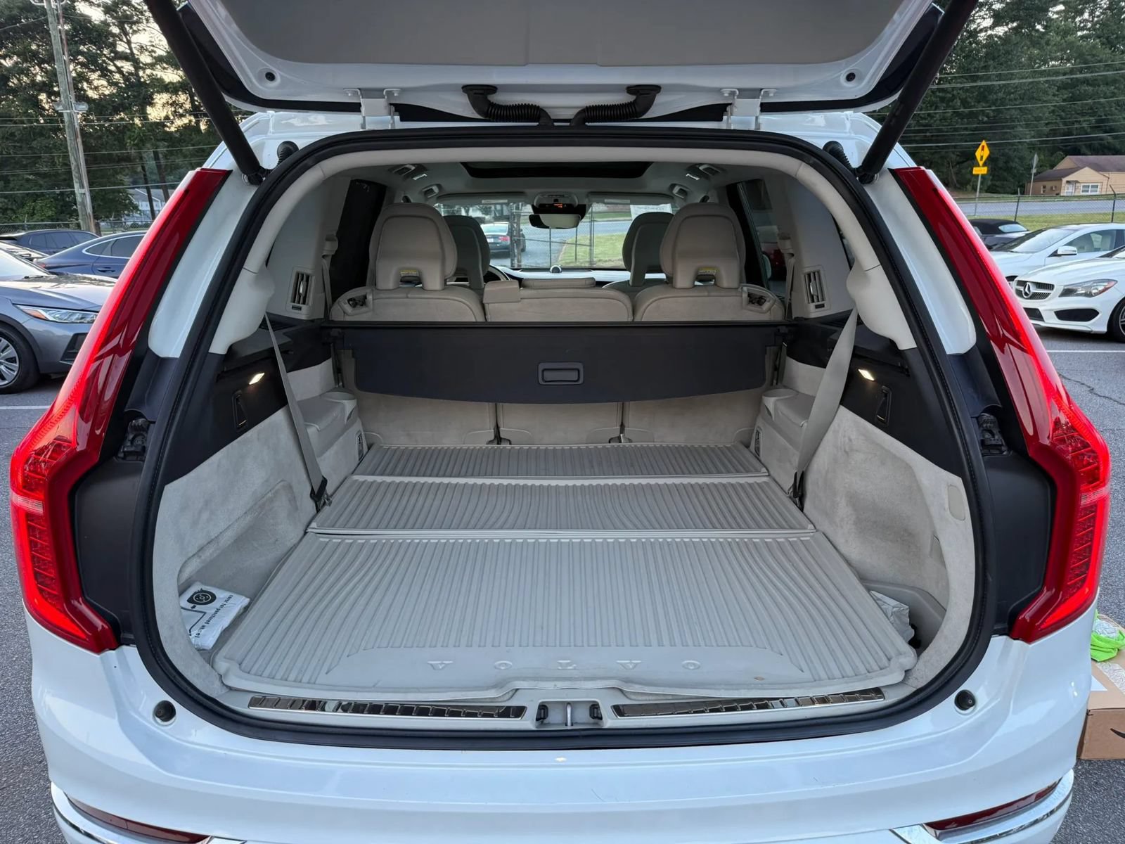 Used 2016 Volvo XC90 T6 Inscription AWD/4WD image 45