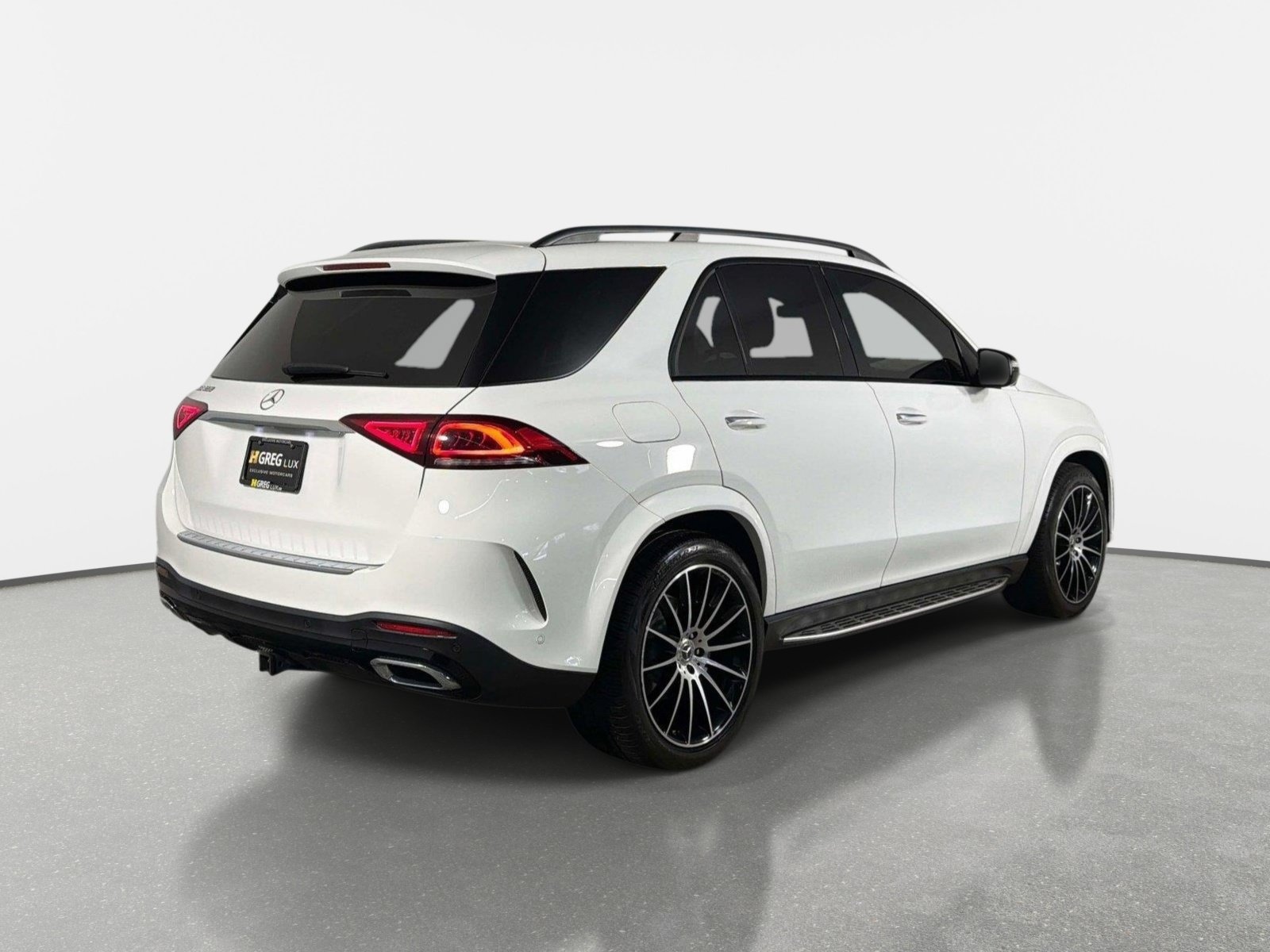 Used 2025 Mercedes-Benz GLC 350e 4MATIC image 3