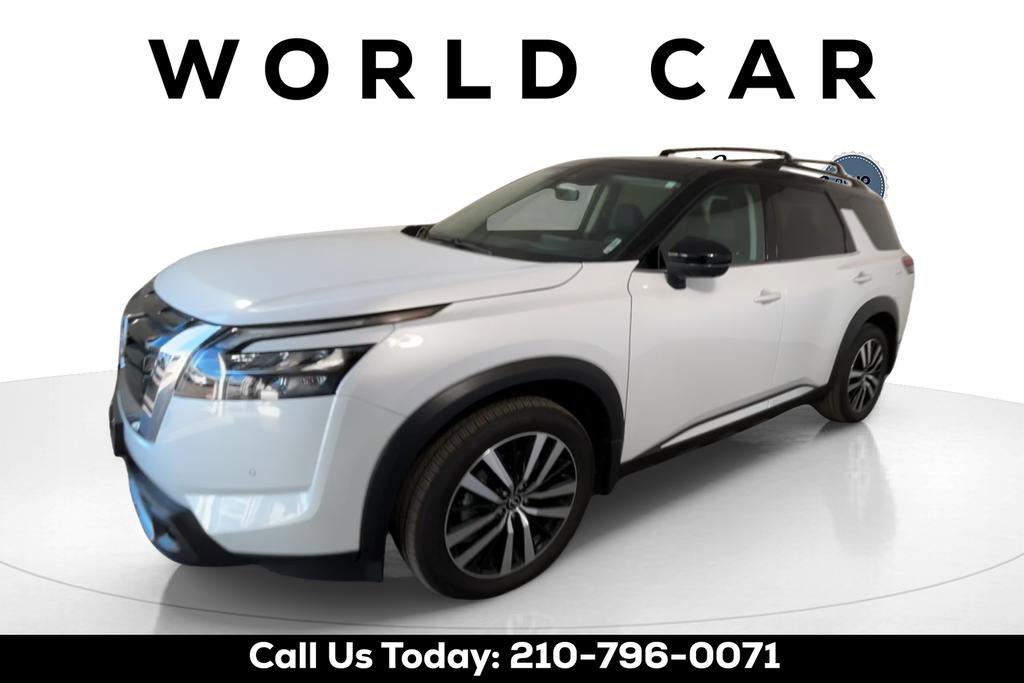 Used 2025 Nissan Pathfinder Platinum image 1