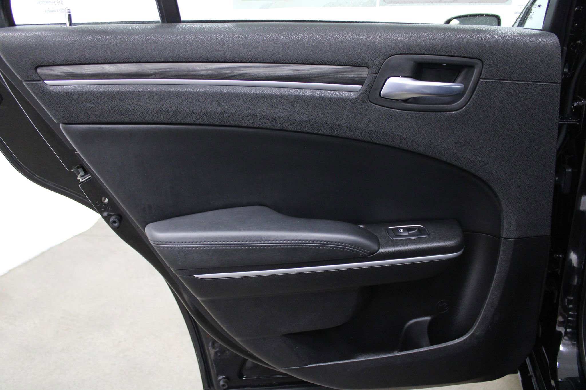 Used 2022 Chrysler 300 Touring w/ Sport Appearance Package RWD image 15