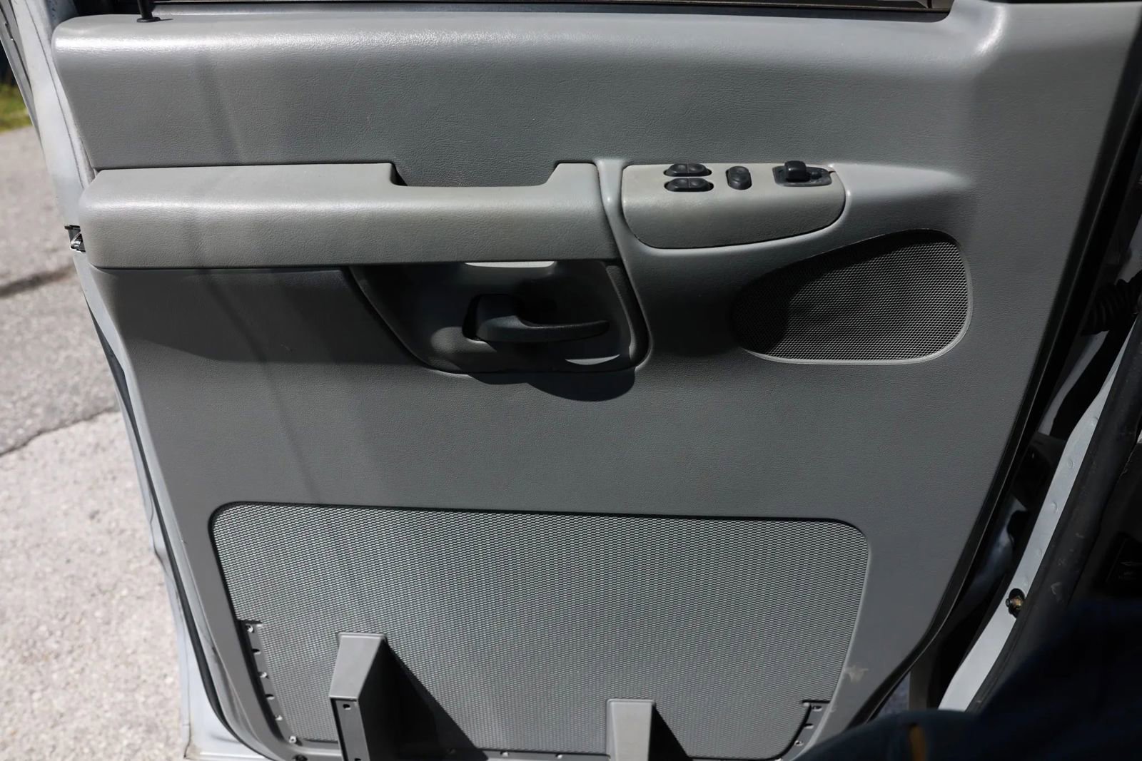 Used 2008 Ford E-150 and Econoline 150 Wagon RWD image 39