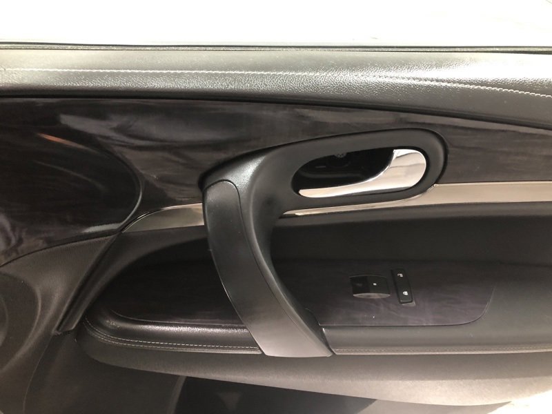 Used 2017 Buick Enclave Leather image 15