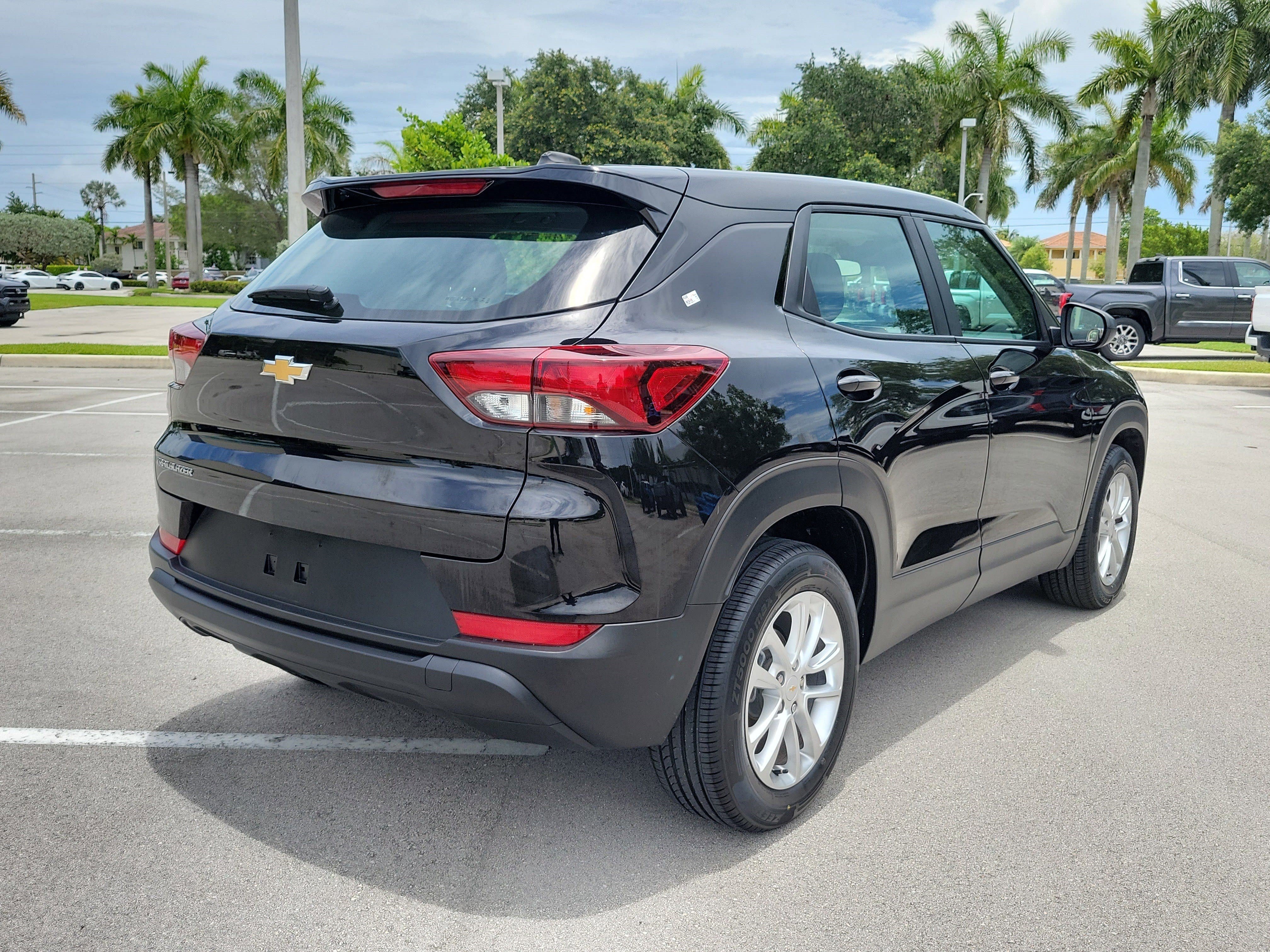 Used 2025 Chevrolet TrailBlazer LS FWD image 7