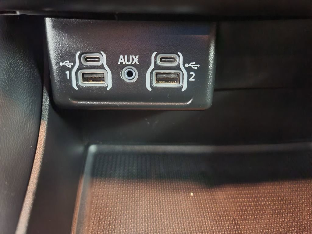 Used 2025 Dodge Durango GT image 39