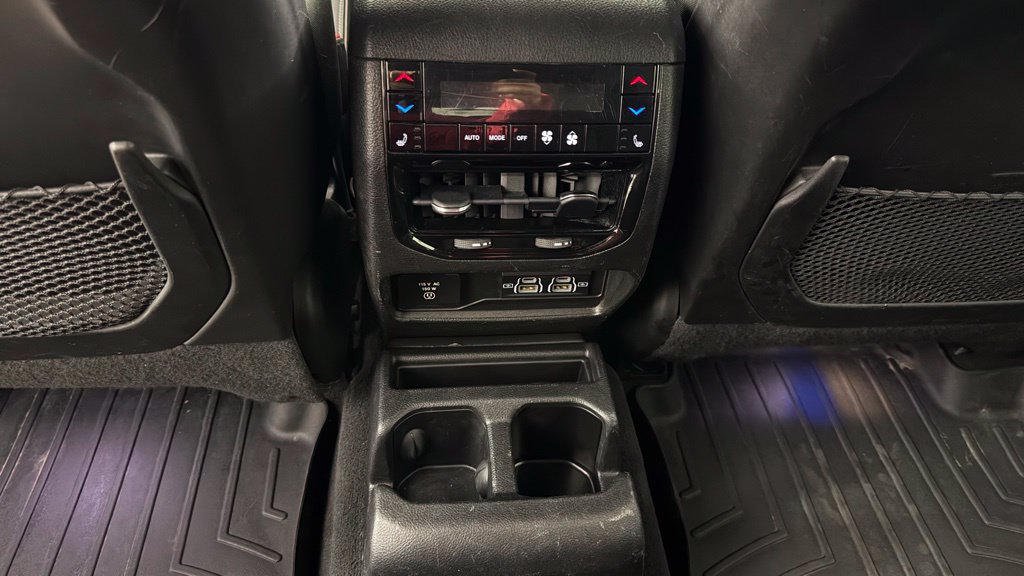 Used 2022 Jeep Grand Cherokee L Overland w/ Luxury Tech Group IV AWD/4WD image 32