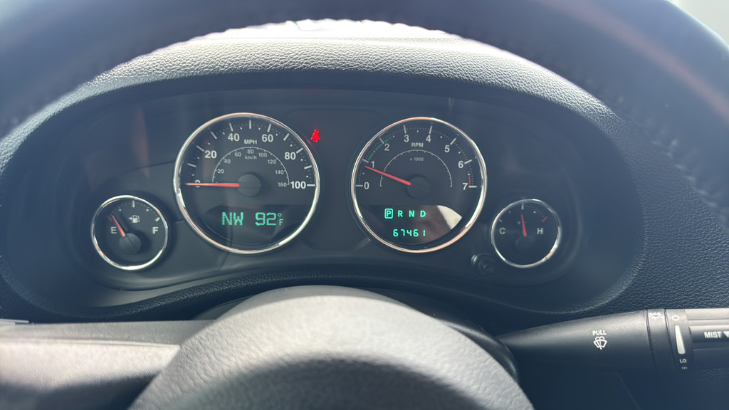 Used 2013 Jeep Wrangler Unlimited Sahara w/ Connectivity Group AWD/4WD image 29