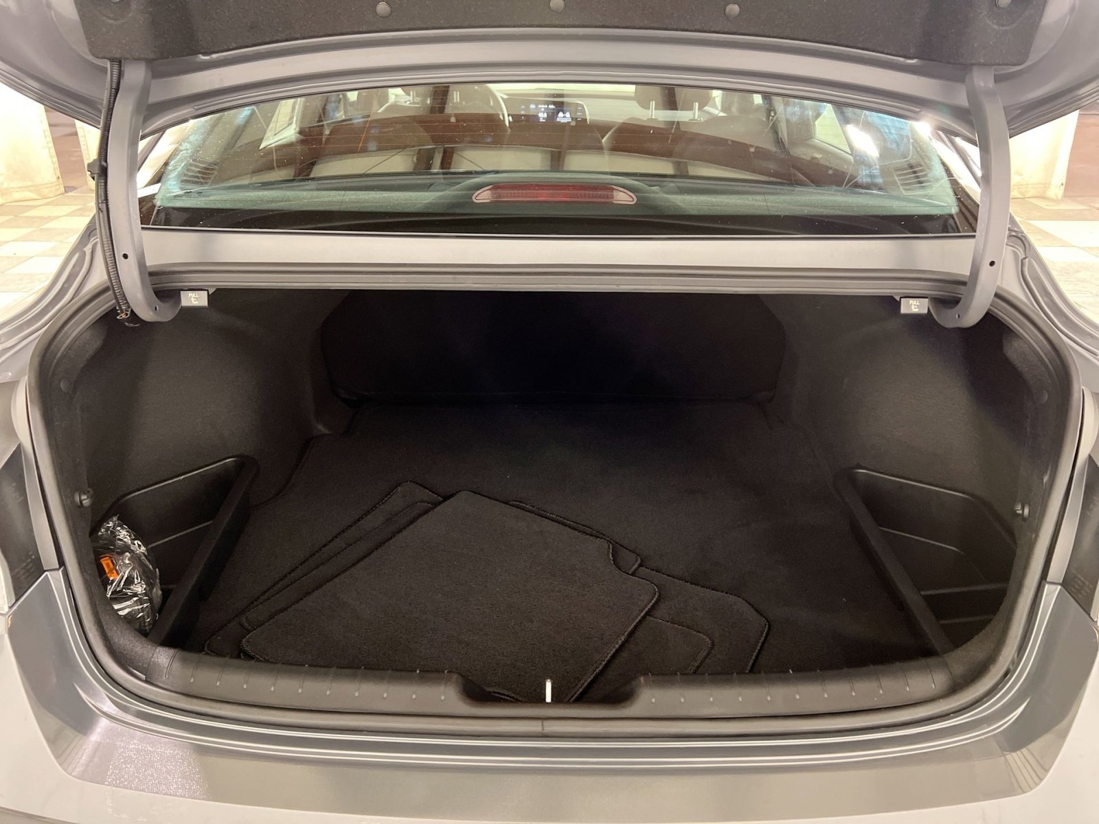 Used 2024 Hyundai Elantra SE image 25