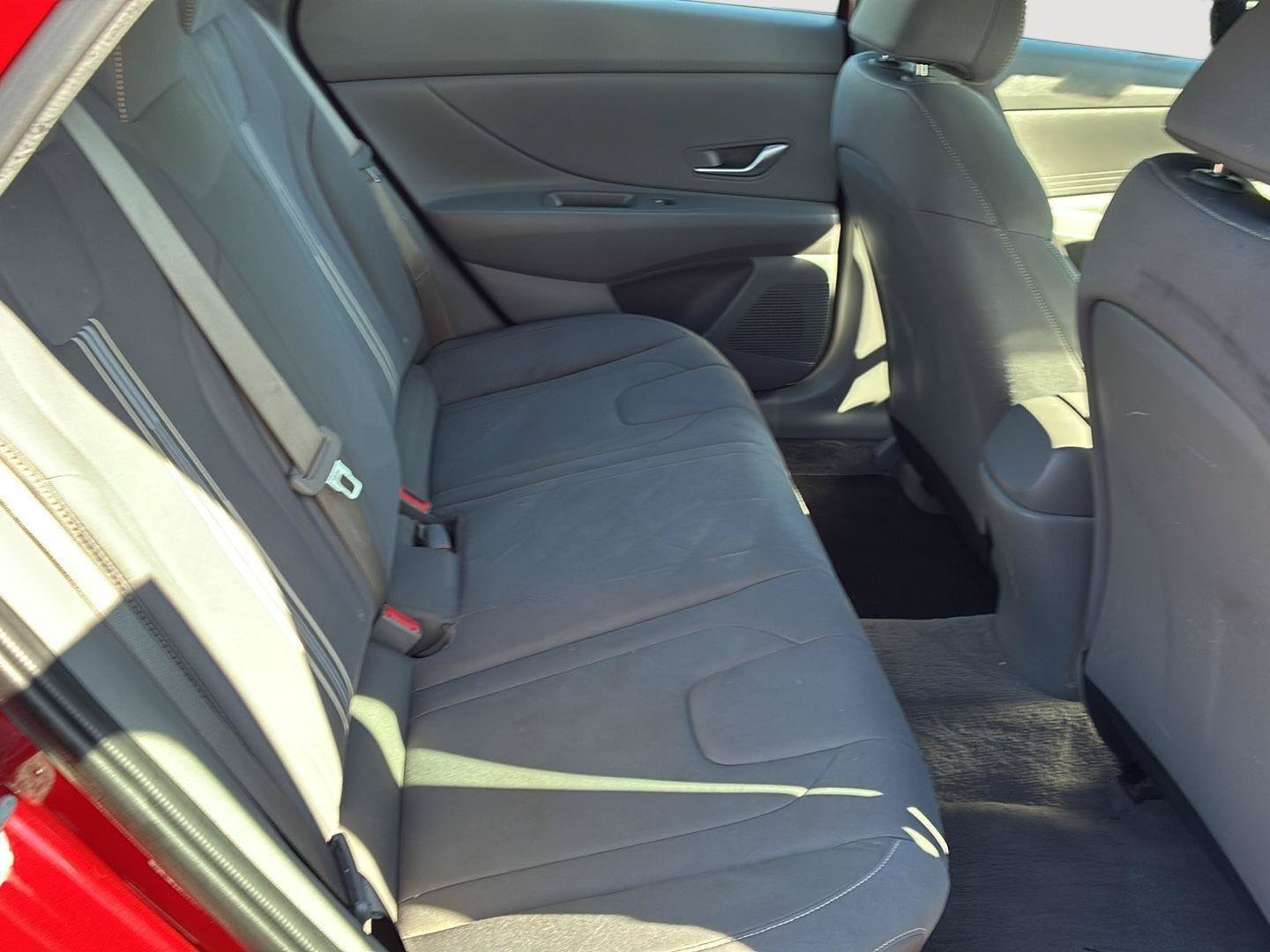 Used 2023 Hyundai Elantra SEL FWD image 14
