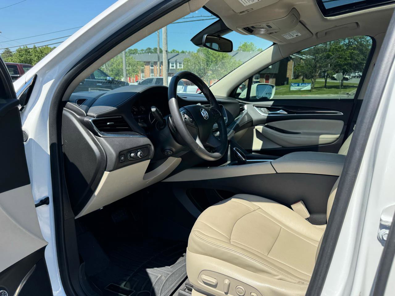 Used 2020 Buick Enclave Premium w/ Sun and Sites Package FWD image 16