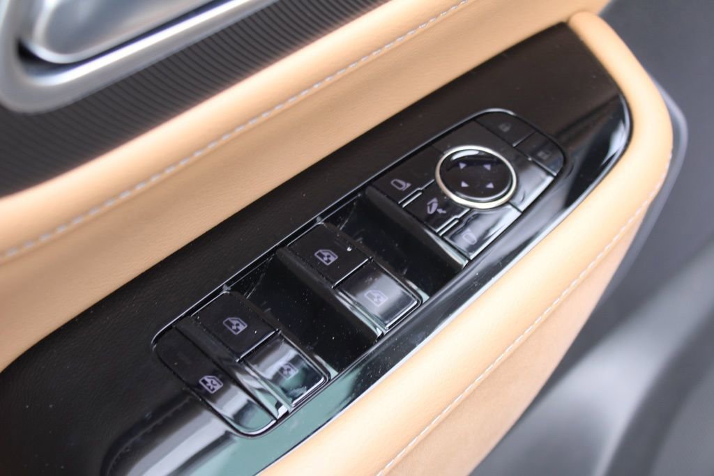 Certified 2025 INFINITI QX80 Luxe image 14