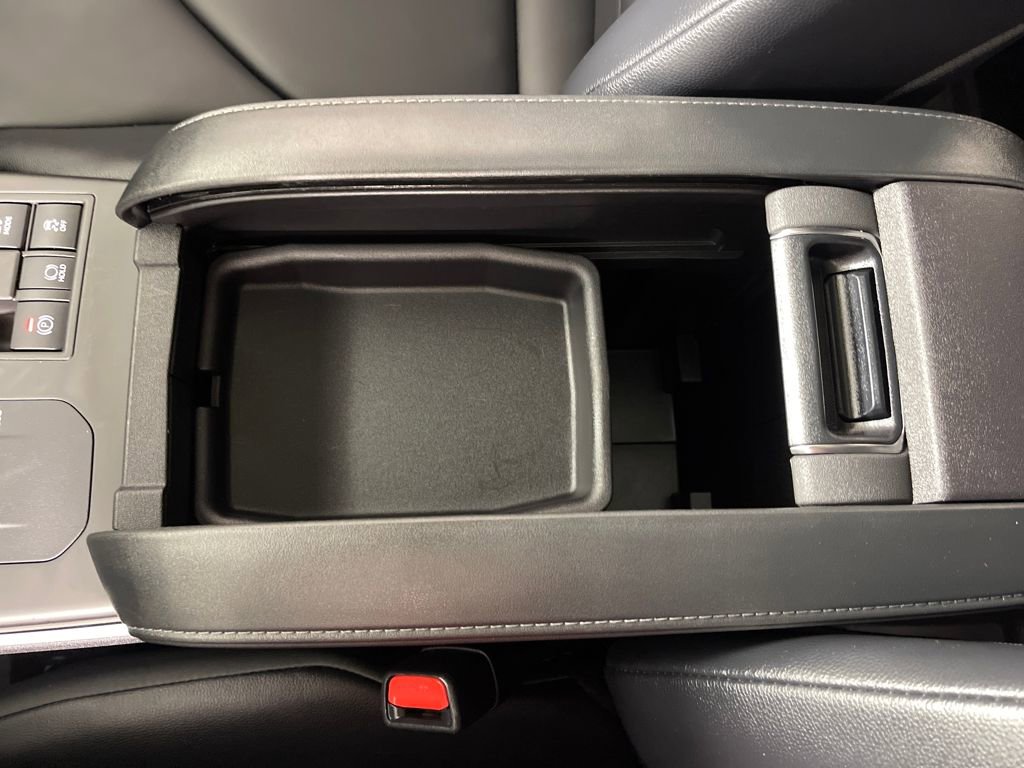 Certified 2025 Toyota Highlander XLE image 29