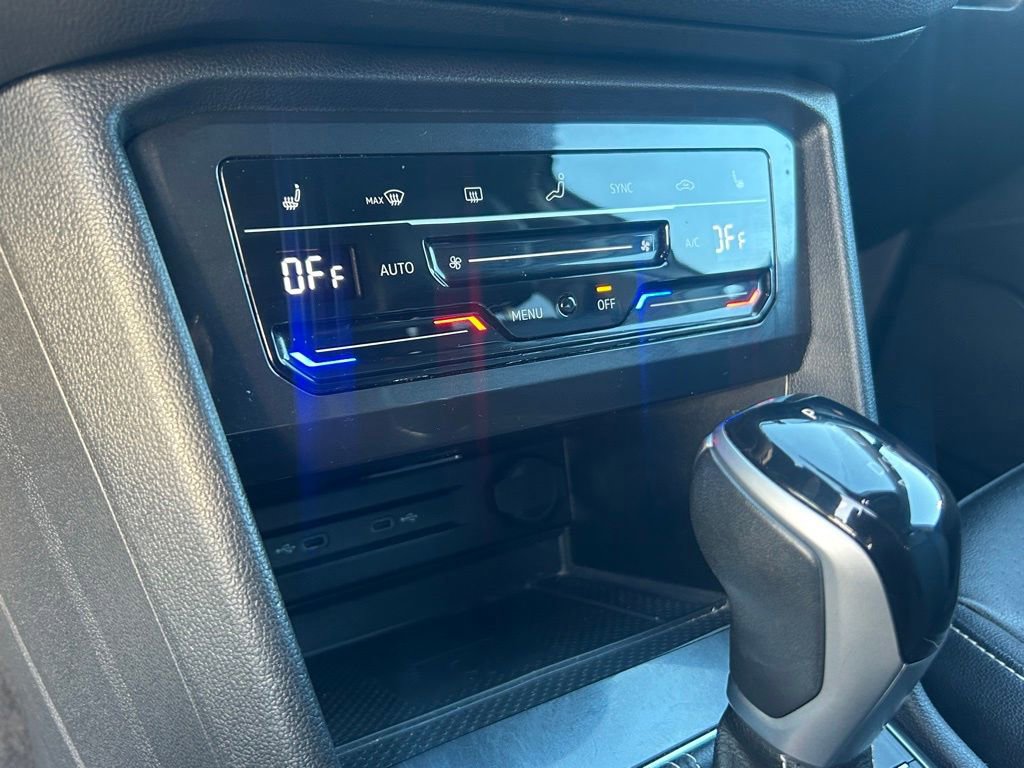 Used 2024 Volkswagen Tiguan SE image 29