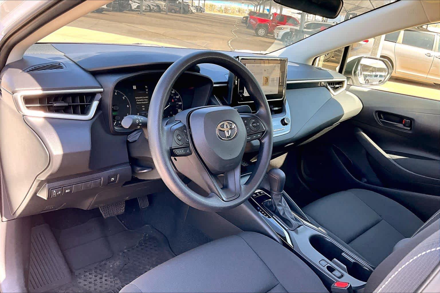 Used 2025 Toyota Corolla LE image 16
