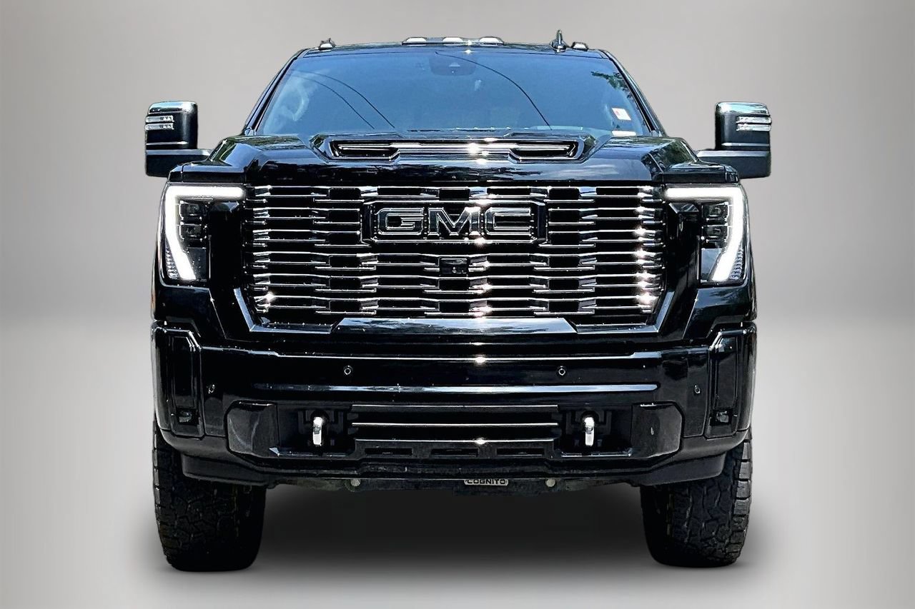Used 2025 GMC Sierra 2500 Denali Ultimate AWD/4WD image 3