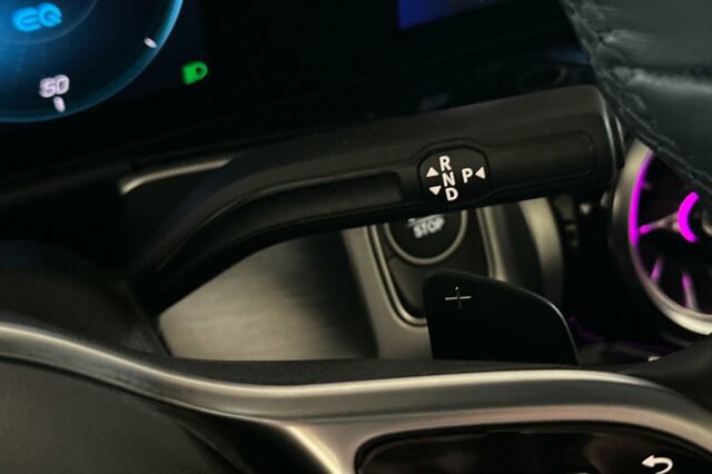 Certified 2022 Mercedes-Benz EQB 350 4MATIC image 33