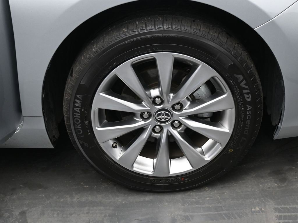 Used 2016 Toyota Camry XLE image 39