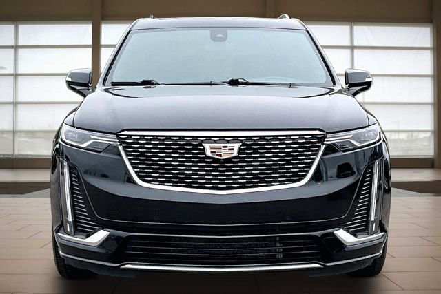Used 2022 Cadillac XT6 Premium Luxury w/ Technology Package FWD image 3
