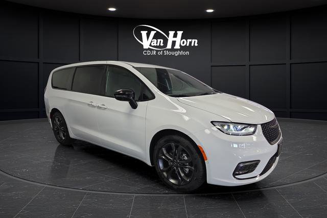 New 2026 Chrysler Pacifica Select image 40