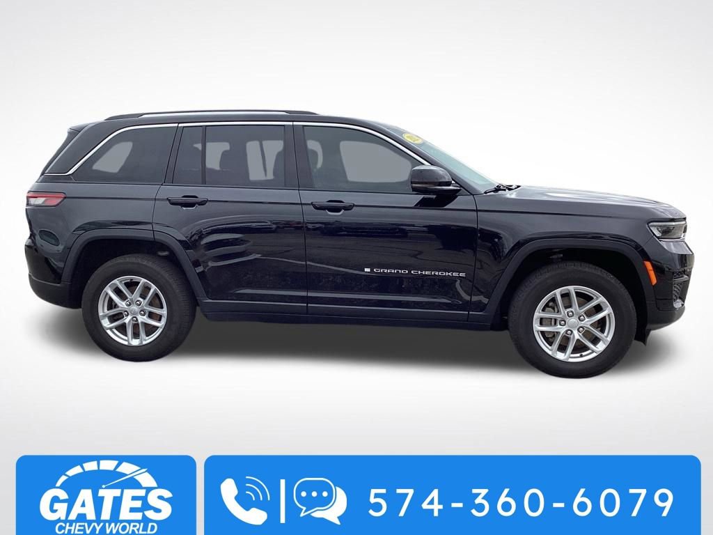 Used 2023 Jeep Grand Cherokee Laredo w/ Trailer Tow Prep Group (B) AWD/4WD image 10