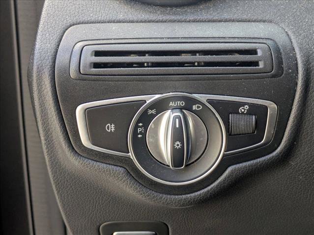 Used 2022 Mercedes-Benz GLC 300 image 9