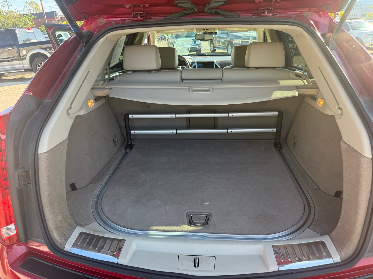 Used 2015 Cadillac SRX Luxury w/ Driver Awareness Package image 68