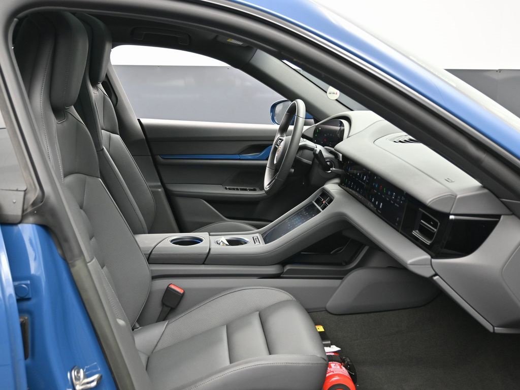 Used 2023 Porsche Taycan image 38