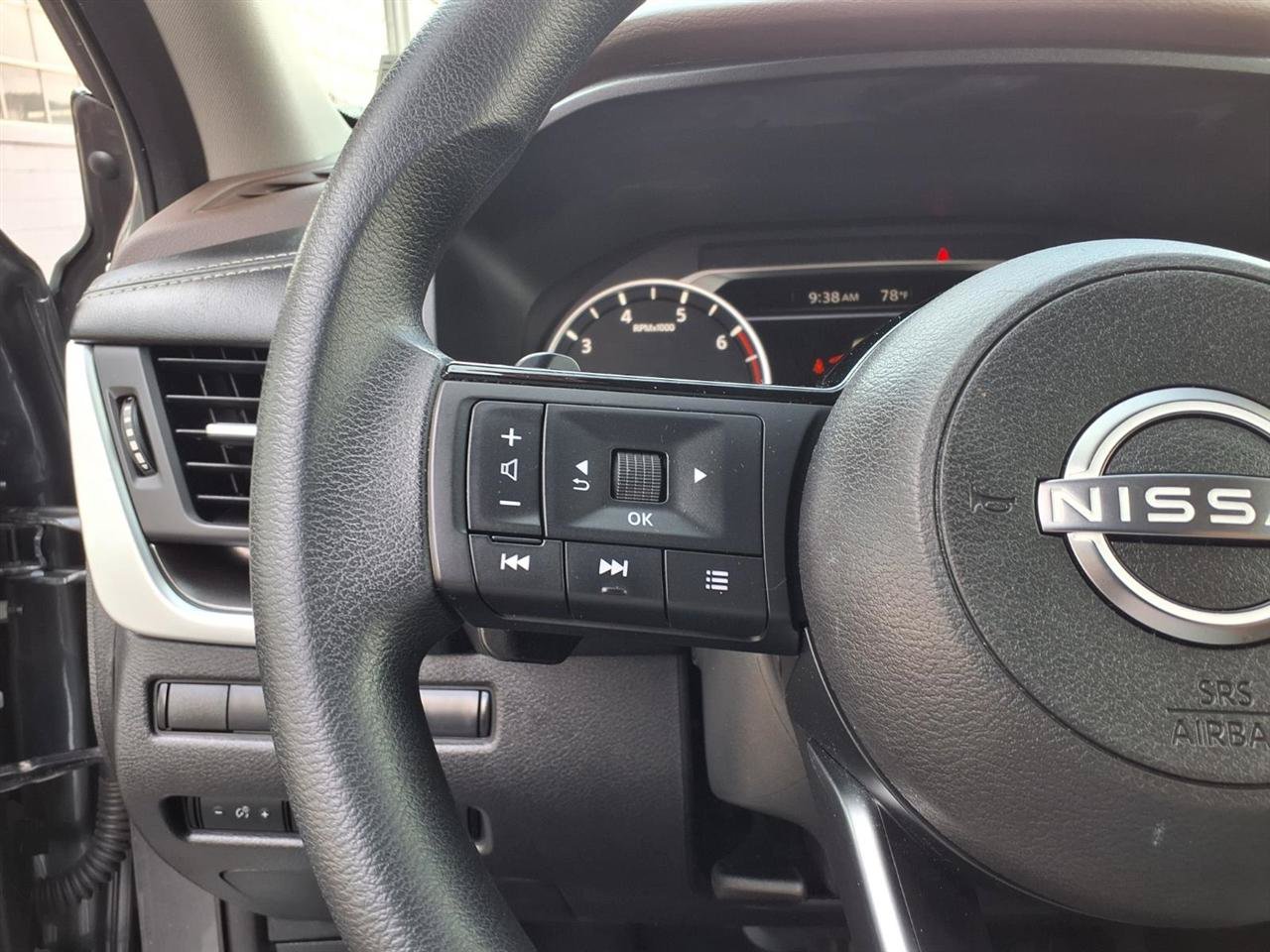 Used 2023 Nissan Rogue SV AWD/4WD image 11