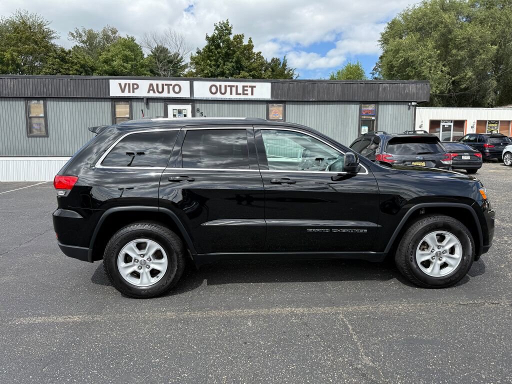 Used 2017 Jeep Grand Cherokee Laredo w/ Quick Order Package 23E image 8