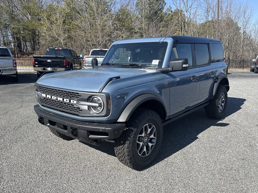 New 2025 Ford Bronco Badlands image 3