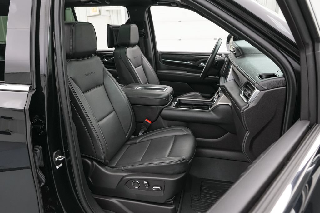 Used 2024 GMC Yukon Denali w/ Denali Reserve Package AWD/4WD image 30