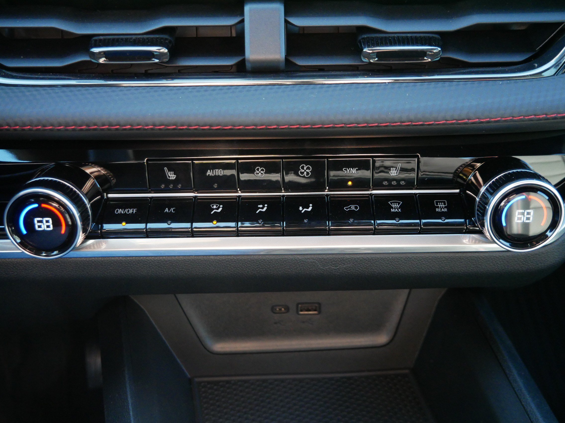 New 2026 Chevrolet Equinox RS w/ Safety and Technology Package AWD/4WD image 8