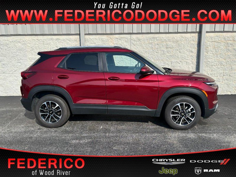 Used 2025 Chevrolet TrailBlazer LT AWD/4WD image 1