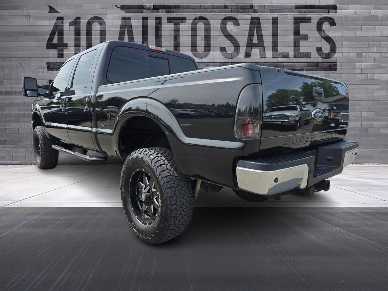 Used 2011 Ford F250 Lariat w/ FX4 4X4 Off-Road Pkg image 8