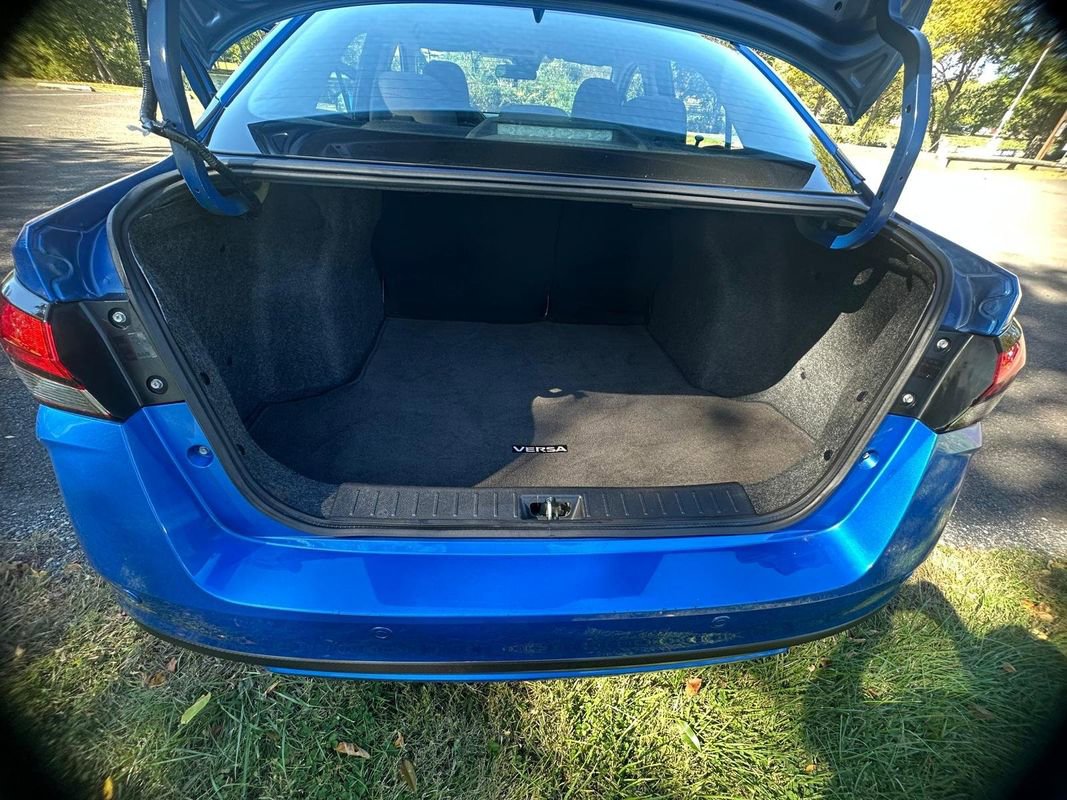 Used 2021 Nissan Versa SV image 12