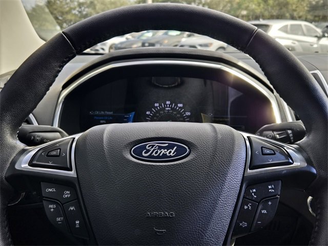 Used 2019 Ford Edge Titanium image 23